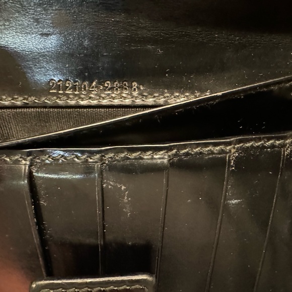Stunning Authentic GUCCI shiny guccissima wallet clutch in black - Picture 8 of 8